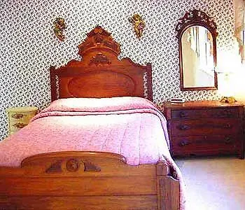 Cooroy Country Cottages Black Mountain
