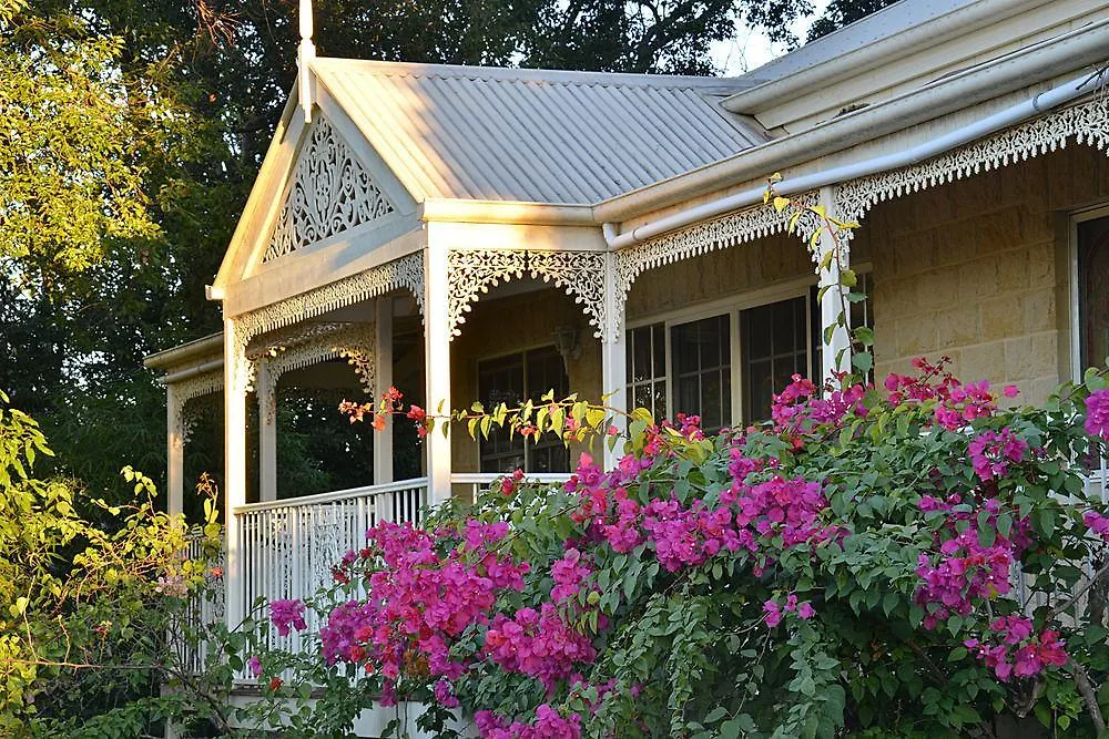 Cooroy Country Cottages Black Mountain 0*,