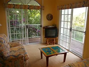 Cooroy Country Cottages Black Mountain