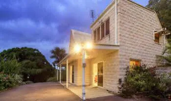Cooroy Country Cottages Black Mountain 0*,  Australia